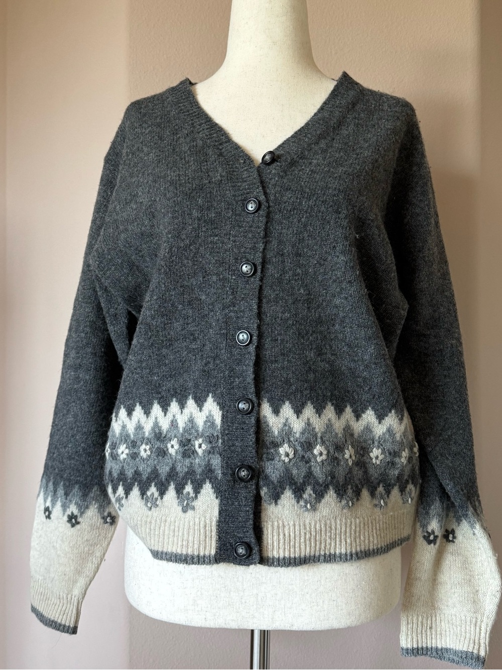 Cozy Charcoal Gray Fair Isle Button-Up Cardigan Sweater 100% lamb’s wool.